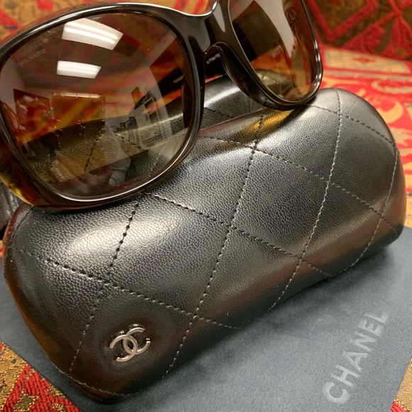 💫CHANEL POLARIZED SUN GLASSES😎💛 - Picture 8 of 10